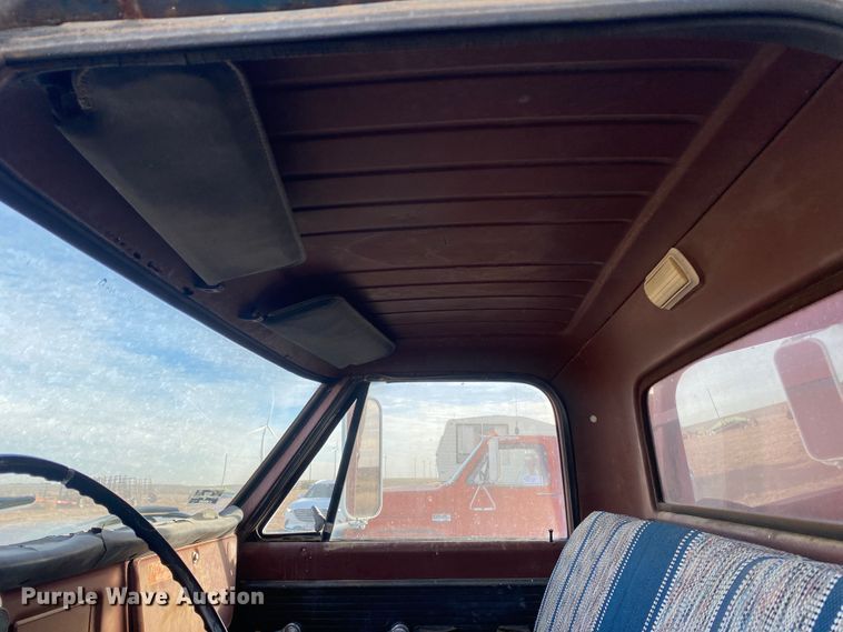 image for item DJ7559 1972 GMC 5500  grain truck