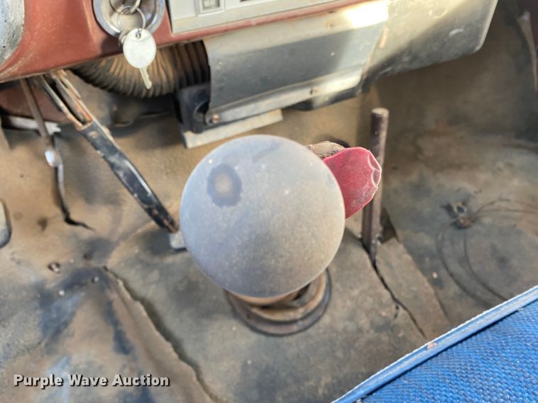 image for item DJ7559 1972 GMC 5500  grain truck