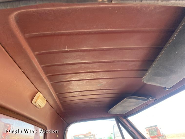 image for item DJ7559 1972 GMC 5500  grain truck