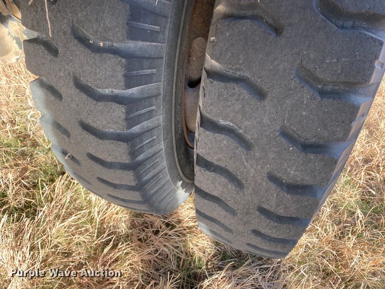 image for item DJ7559 1972 GMC 5500  grain truck