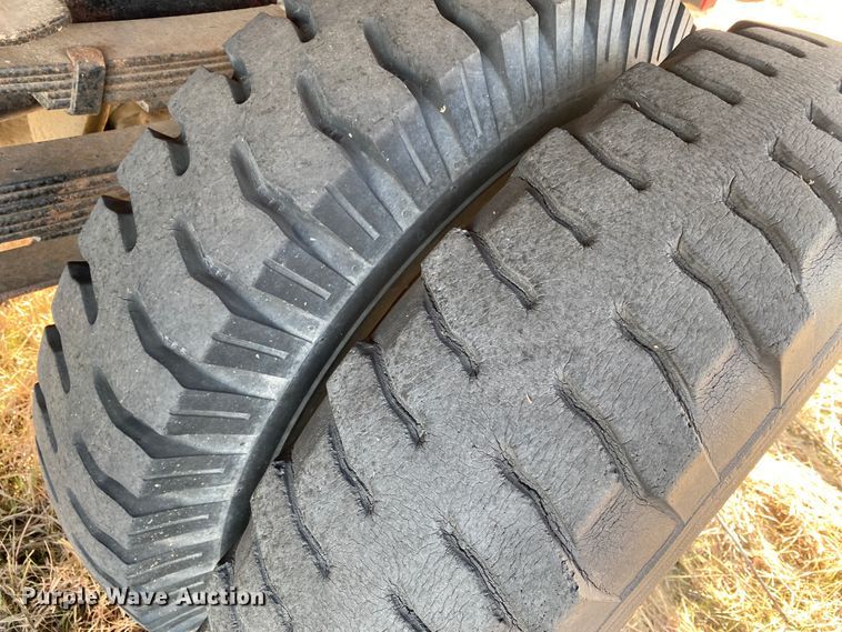 image for item DJ7559 1972 GMC 5500  grain truck