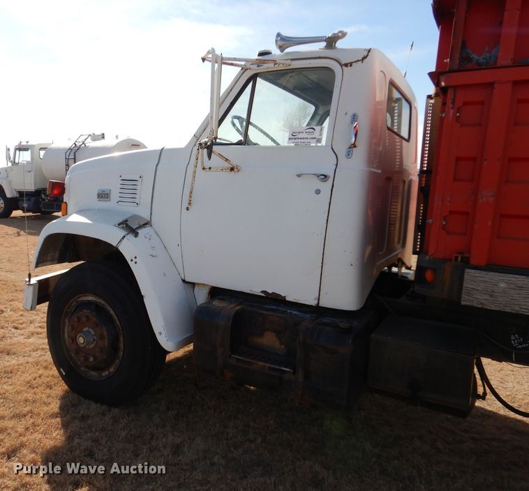 image for item DJ7564 1978 Chevrolet C70  grain truck