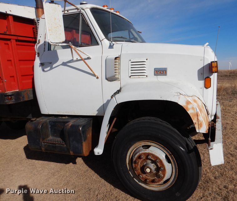 image for item DJ7564 1978 Chevrolet C70  grain truck