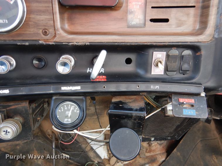 image for item DJ7564 1978 Chevrolet C70  grain truck