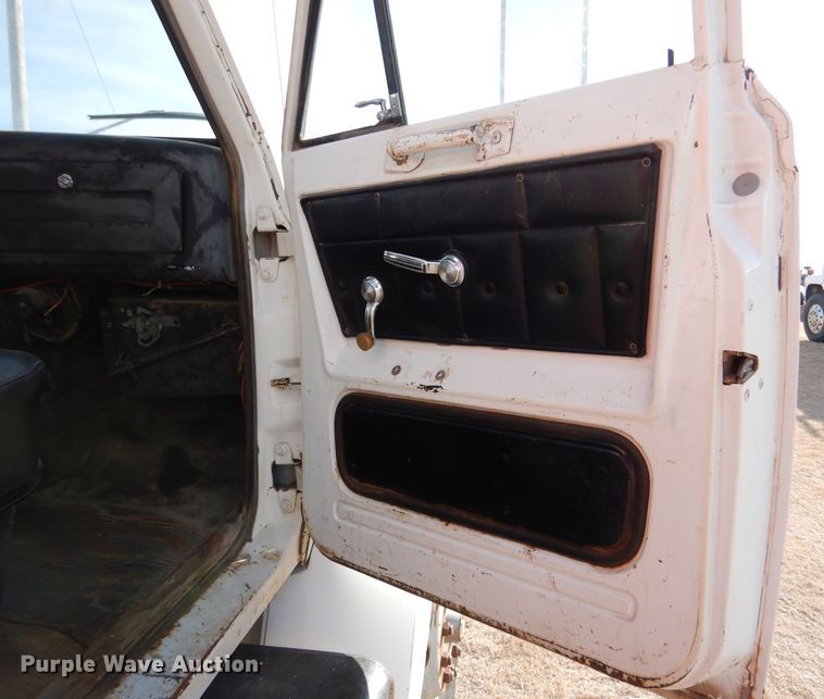 image for item DJ7564 1978 Chevrolet C70  grain truck