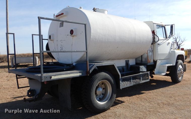 image for item DJ7565 1989 Ford LN8000  water truck