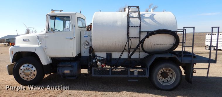 image for item DJ7565 1989 Ford LN8000  water truck