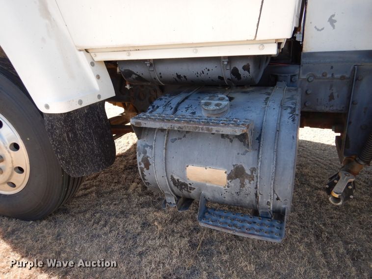 image for item DJ7565 1989 Ford LN8000  water truck