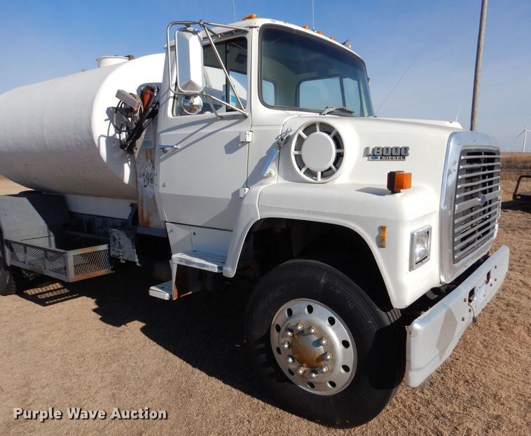 image for item DJ7565 1989 Ford LN8000  water truck