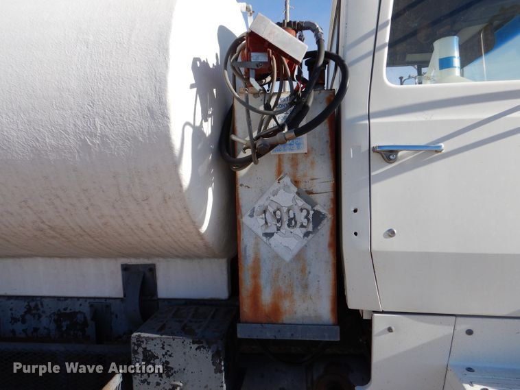image for item DJ7565 1989 Ford LN8000  water truck
