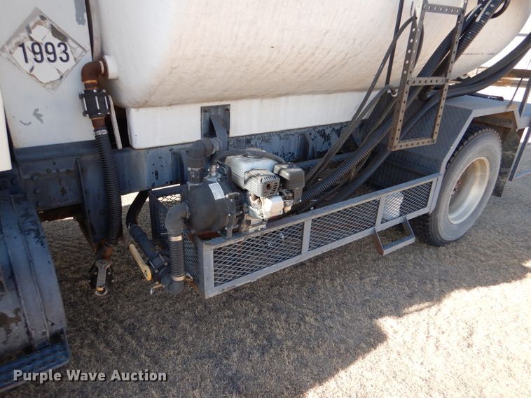 image for item DJ7565 1989 Ford LN8000  water truck