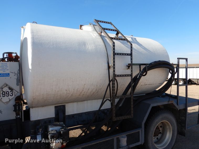 image for item DJ7565 1989 Ford LN8000  water truck