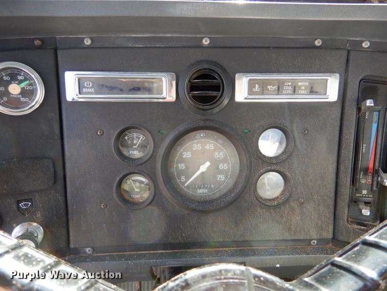 image for item DJ7565 1989 Ford LN8000  water truck