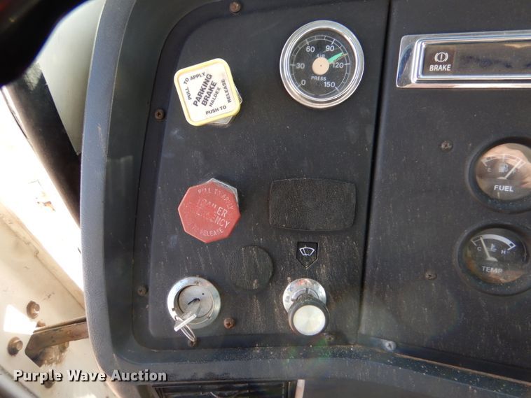 image for item DJ7565 1989 Ford LN8000  water truck