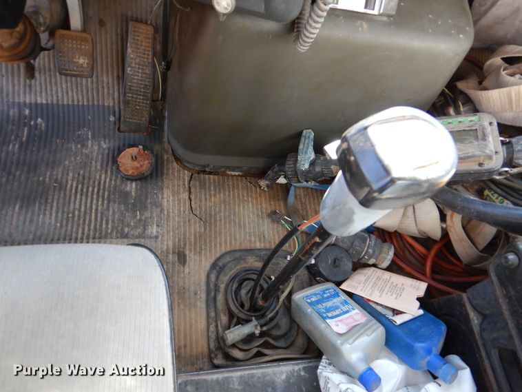 image for item DJ7565 1989 Ford LN8000  water truck