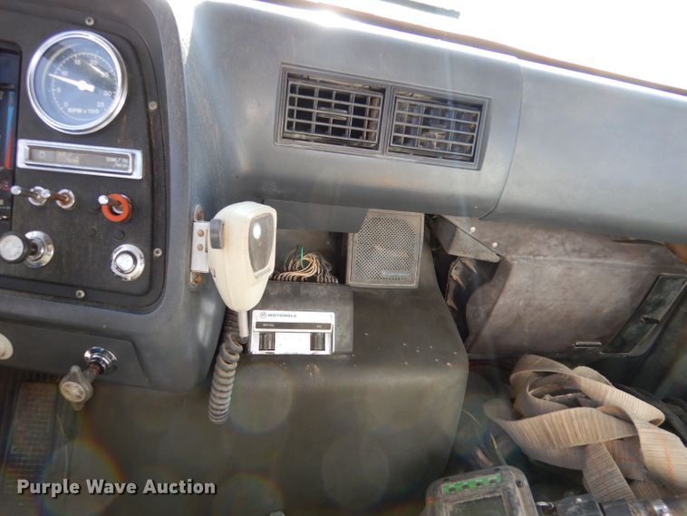 image for item DJ7565 1989 Ford LN8000  water truck