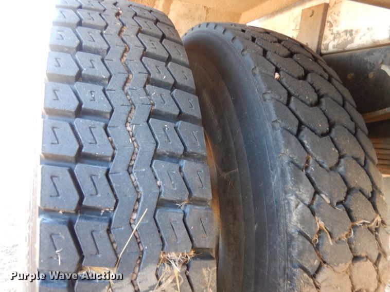 image for item DJ7565 1989 Ford LN8000  water truck