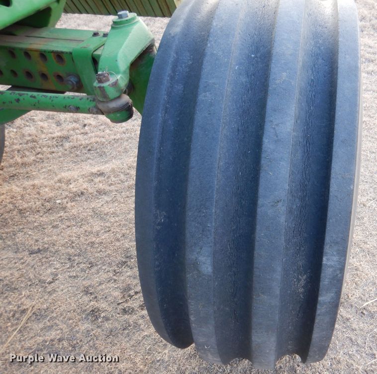 image for item DL1249 1988 John Deere 4650  tractor