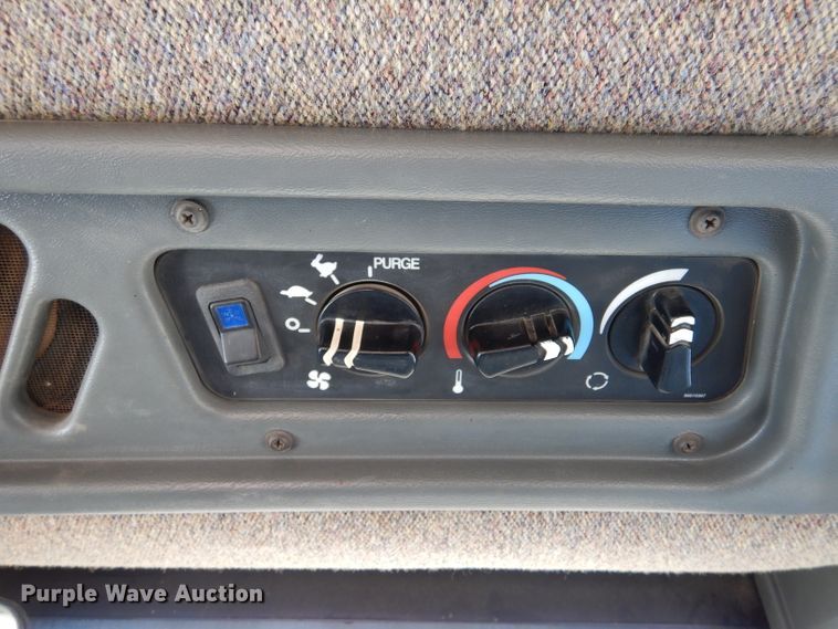 image for item DL1250 1997 New Holland 9482  4WD tractor