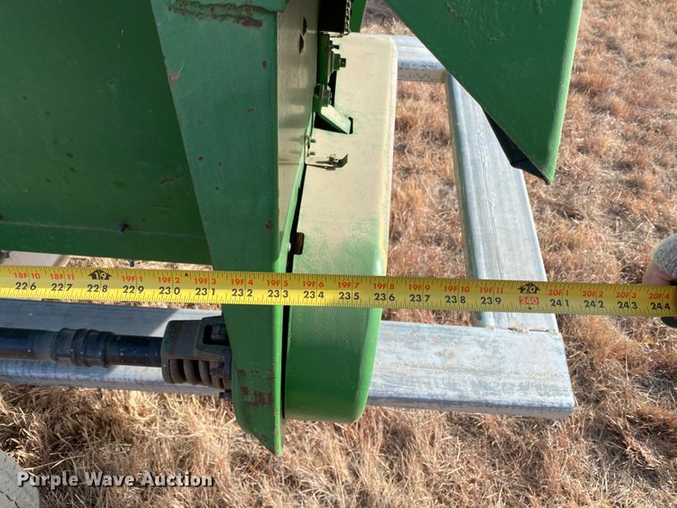 image for item DL1257 John Deere 853A  all-crop head