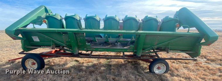 image for item DL1258 1996 John Deere 893  corn head
