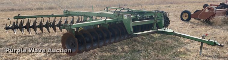 image for item DL1262 John Deere  off-set disk