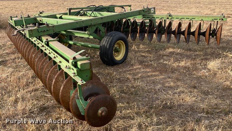 image for item DL1262 John Deere  off-set disk