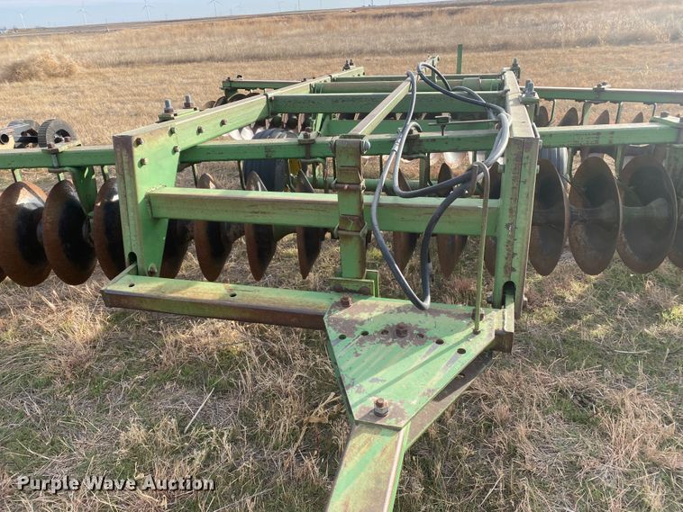 image for item DL1262 John Deere  off-set disk