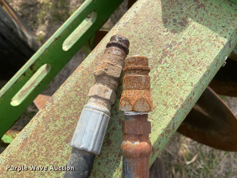 image for item DL1262 John Deere  off-set disk