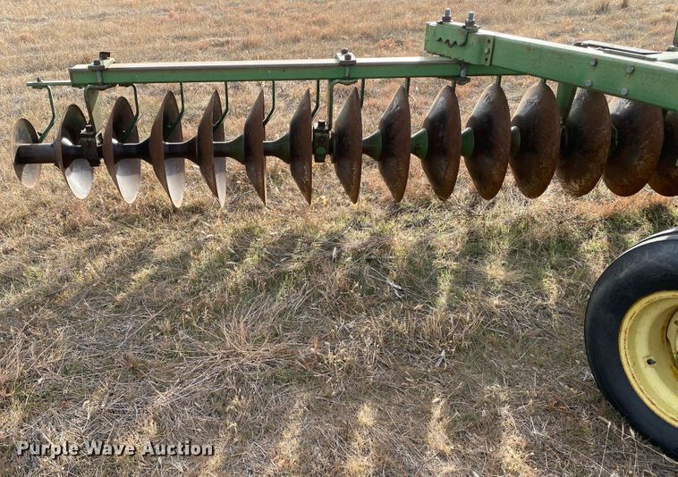 image for item DL1262 John Deere  off-set disk