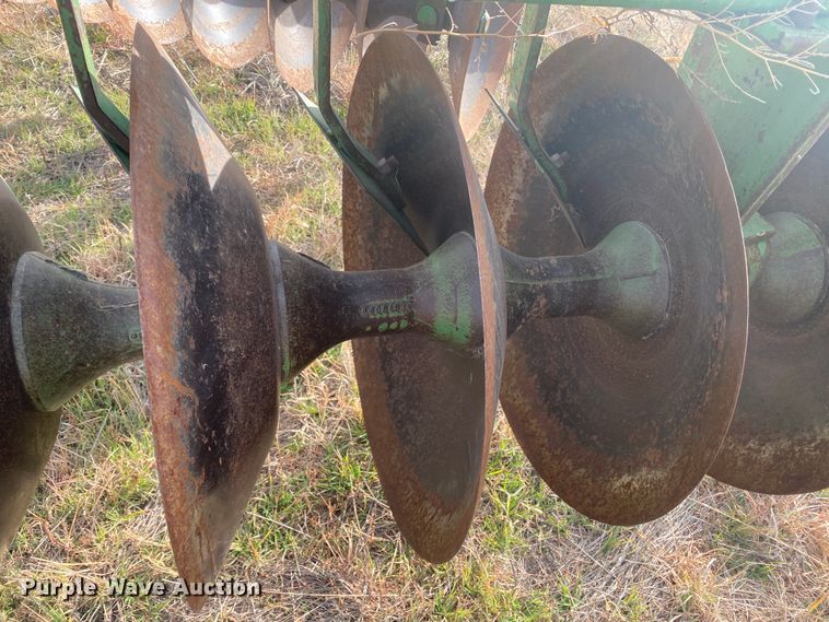 image for item DL1262 John Deere  off-set disk