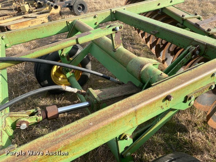 image for item DL1262 John Deere  off-set disk
