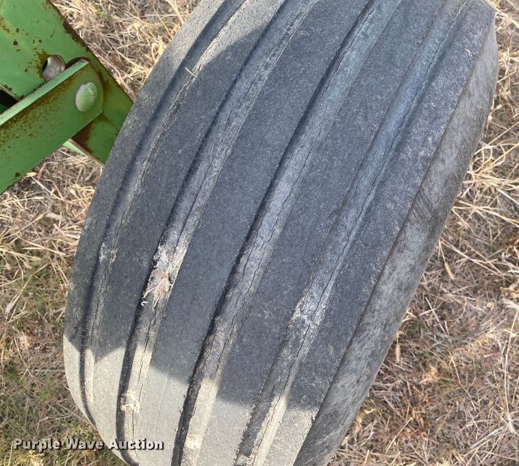 image for item DL1262 John Deere  off-set disk