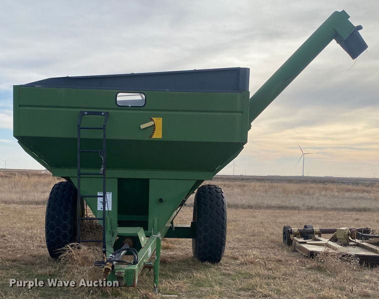 image for item DL1264 Brent 420  grain cart