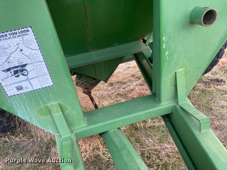 image for item DL1264 Brent 420  grain cart