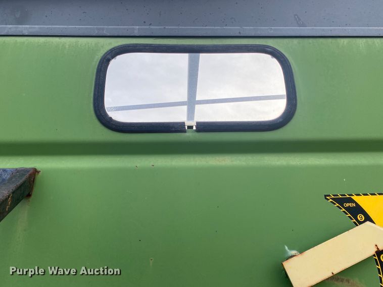 image for item DL1264 Brent 420  grain cart