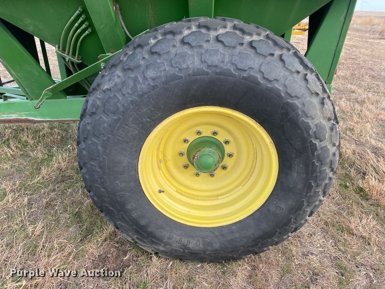 image for item DL1264 Brent 420  grain cart