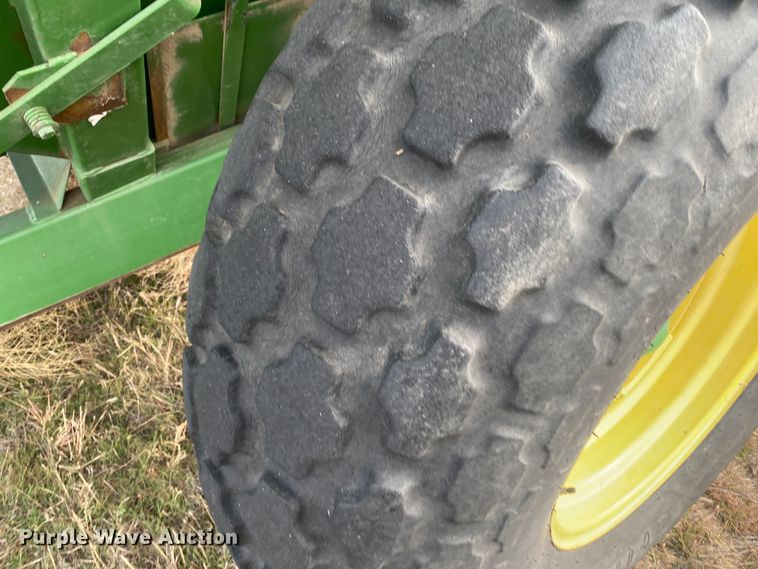 image for item DL1264 Brent 420  grain cart