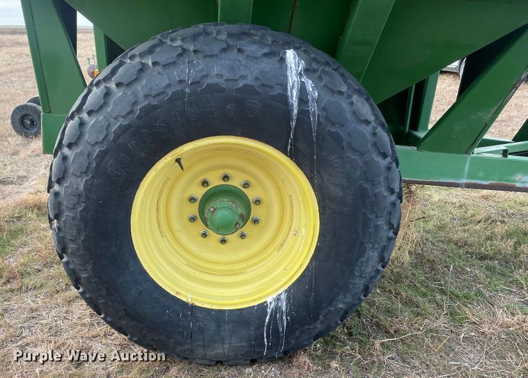 image for item DL1264 Brent 420  grain cart