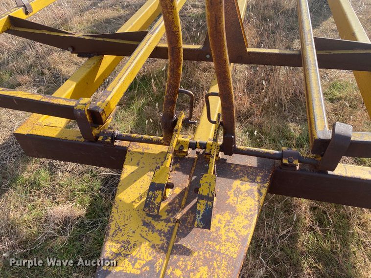 image for item DL1266 Bale mover