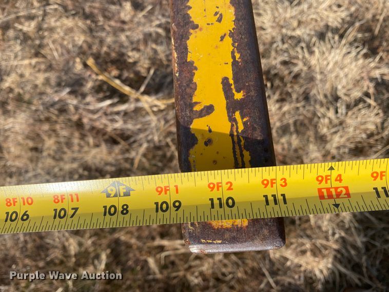 image for item DL1266 Bale mover