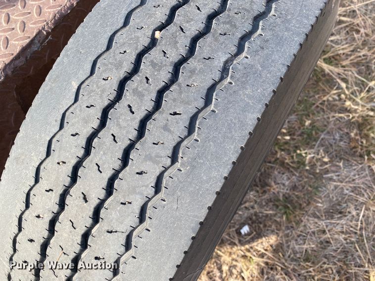 image for item DL1266 Bale mover