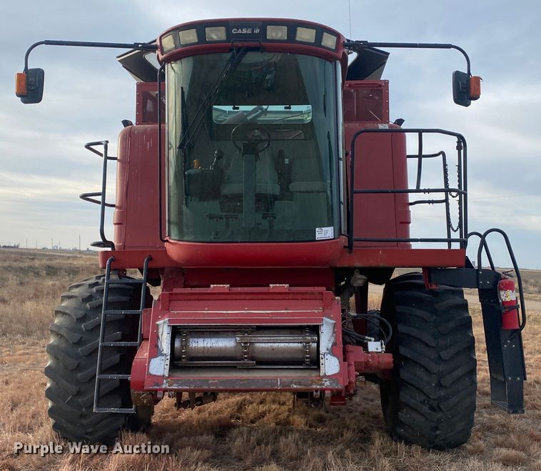 image for item DL1271 2007 Case IH 2588  combine