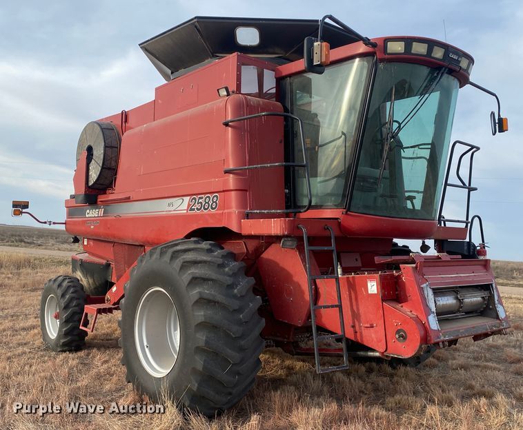 image for item DL1271 2007 Case IH 2588  combine