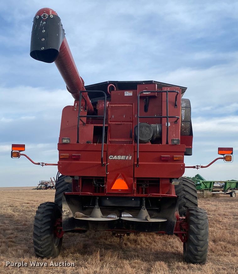 image for item DL1271 2007 Case IH 2588  combine