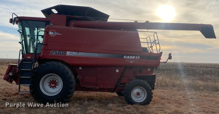 image for item DL1271 2007 Case IH 2588  combine