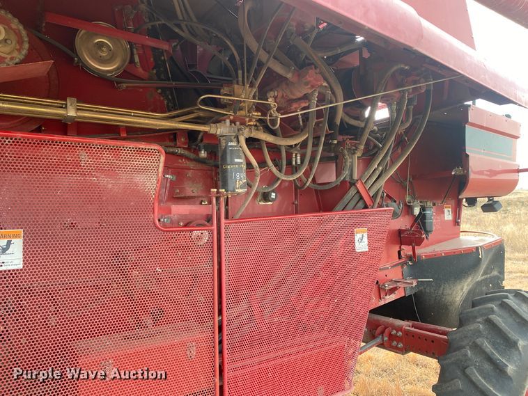 image for item DL1271 2007 Case IH 2588  combine