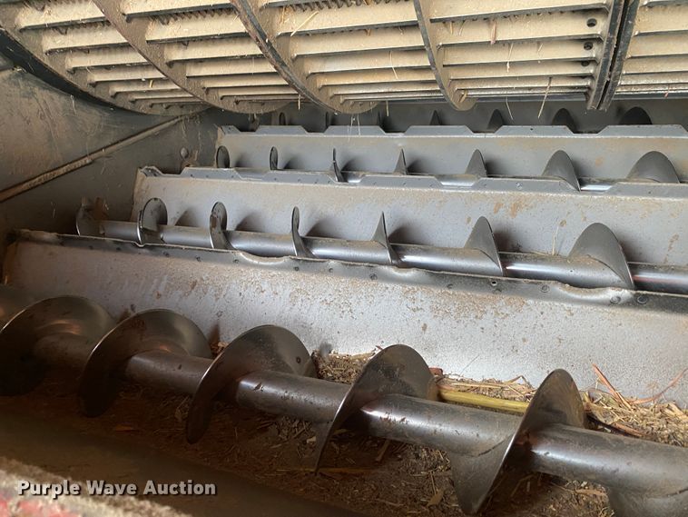 image for item DL1271 2007 Case IH 2588  combine