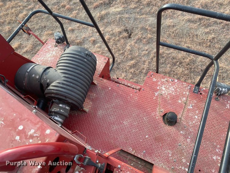 image for item DL1271 2007 Case IH 2588  combine