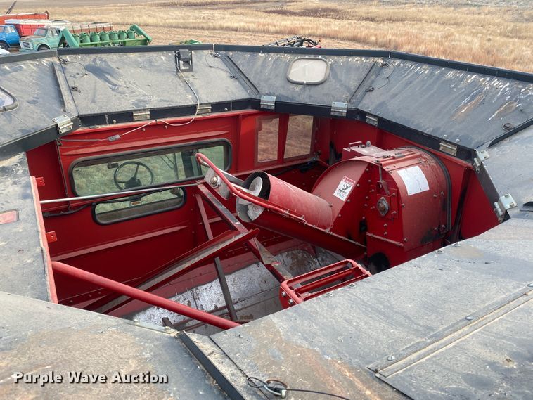 image for item DL1271 2007 Case IH 2588  combine